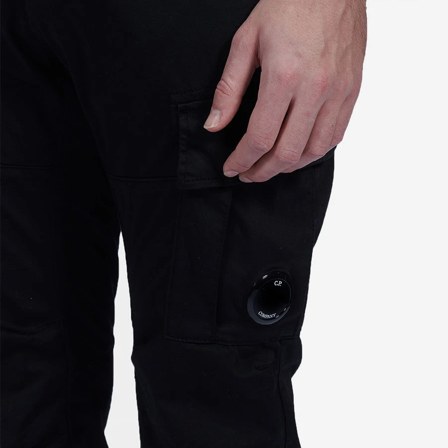 CP COMPANY Stretch Sateen Lens Cargo Pants - Black - Image 4