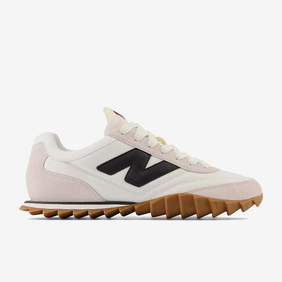 New Balance URC30AI - Sea Salt/Black/Crimson